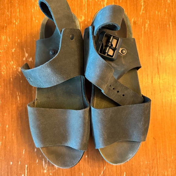 Bryr URSI Dark Green Leather Platform Clog Sandals - Picture 8 of 8